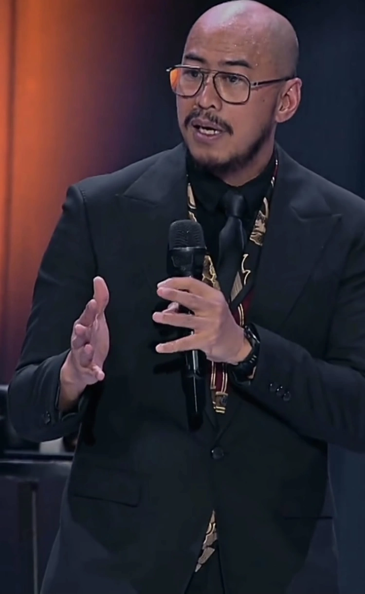 Pandji Pragiwaksono Saat Di Mens Rea [Instagram]