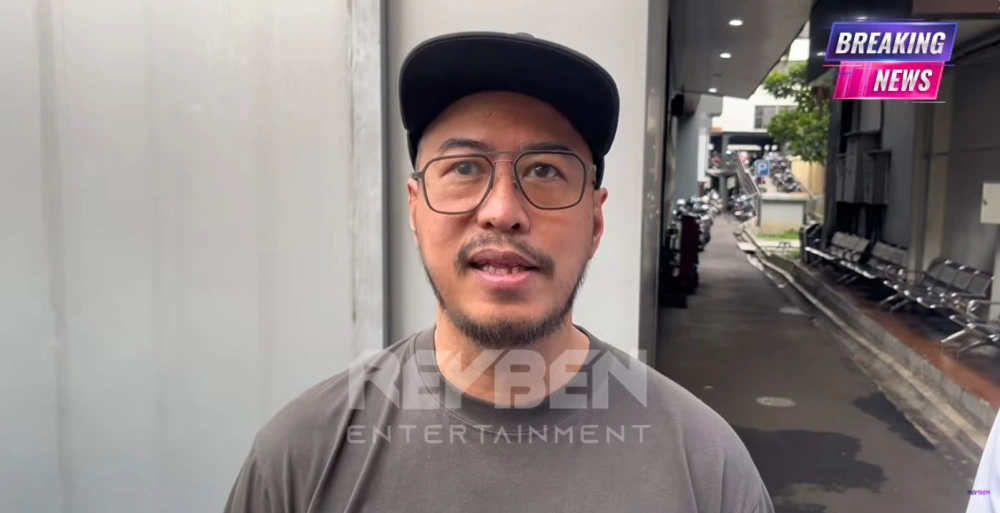 Pandji Pragiwaksono [sumber: Youtube Reyben Entertainment]