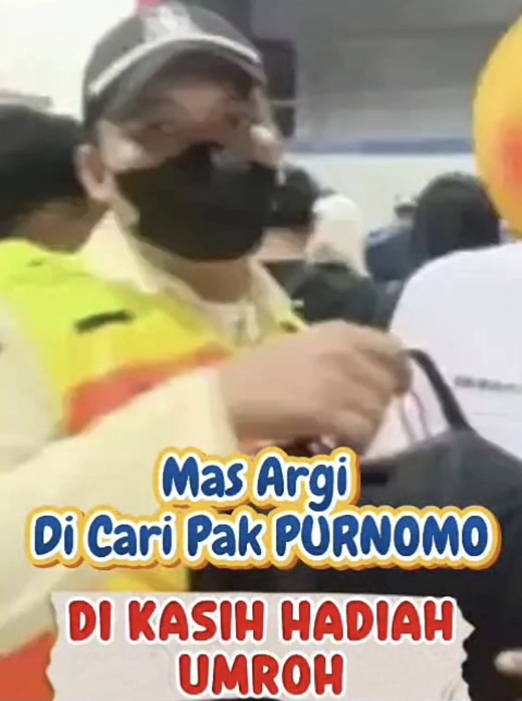 Pegawai PT KAI (Instagram)