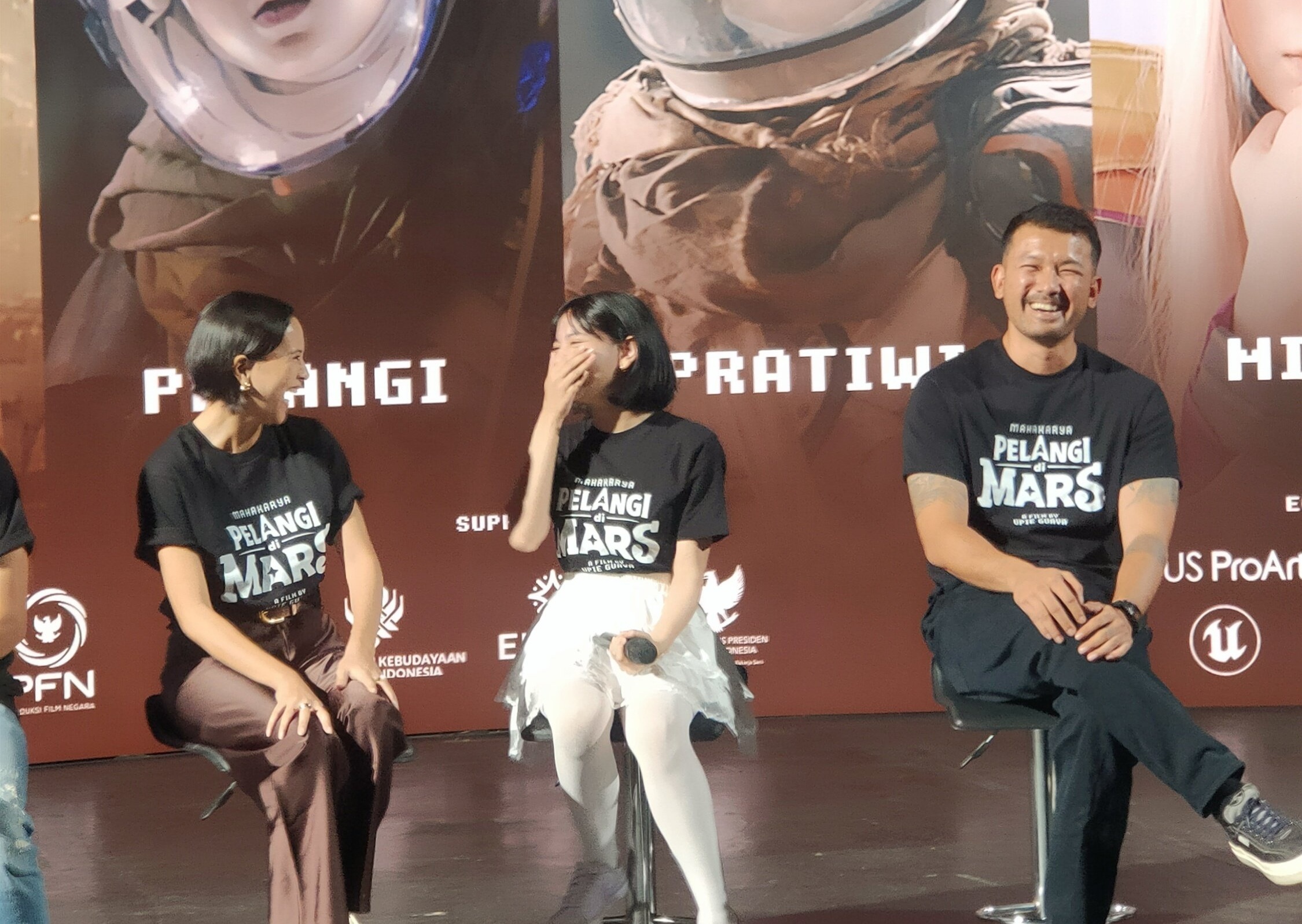 Sangar! Film 'Pelangi Di Mars' Tampilkan Robot-robot Canggih Dibintangi Rio Dewanto dan Lutesha