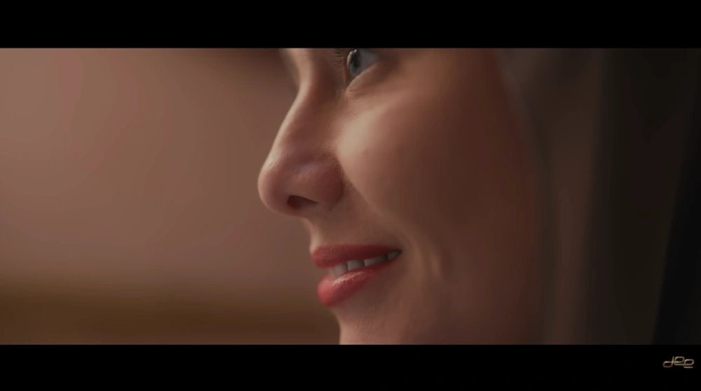 Penampilan Wulan Guritno Dalam Salah Satu Adegan Film Norma Yang Menampilkan Tekstur Kulit Aslinya Tanpa Filter [Sumber: Youtube]