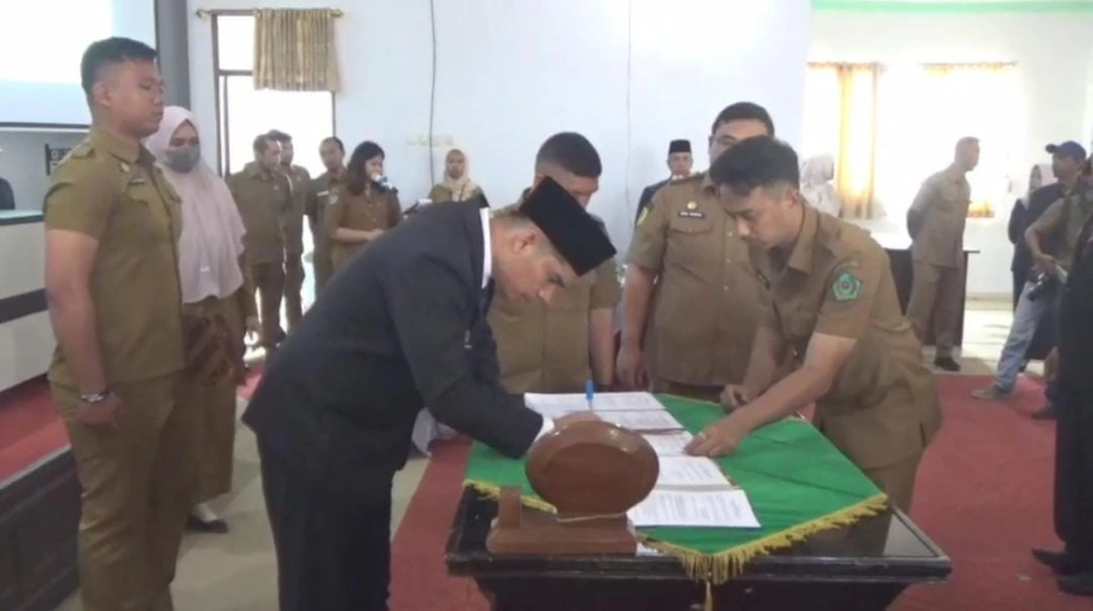 Perkuat Birokrasi Pemkab Rejang Lebong Lantik Iwan Sumantri Sebagai Sekda