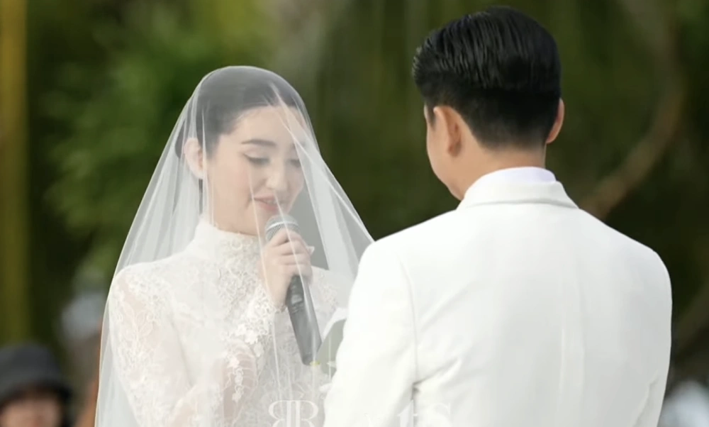 Pernikahan Ranty Maria dan Rayn Wijaya. [YouTube/TS Media]