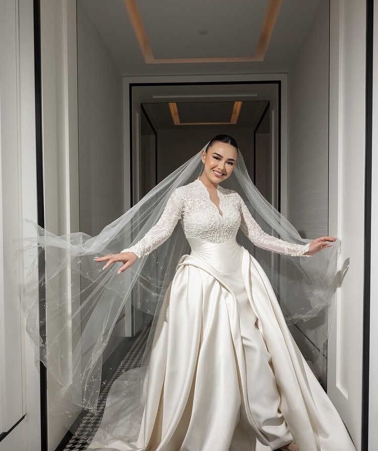 Pesona Amanda Manopo dengan gaun pengantin