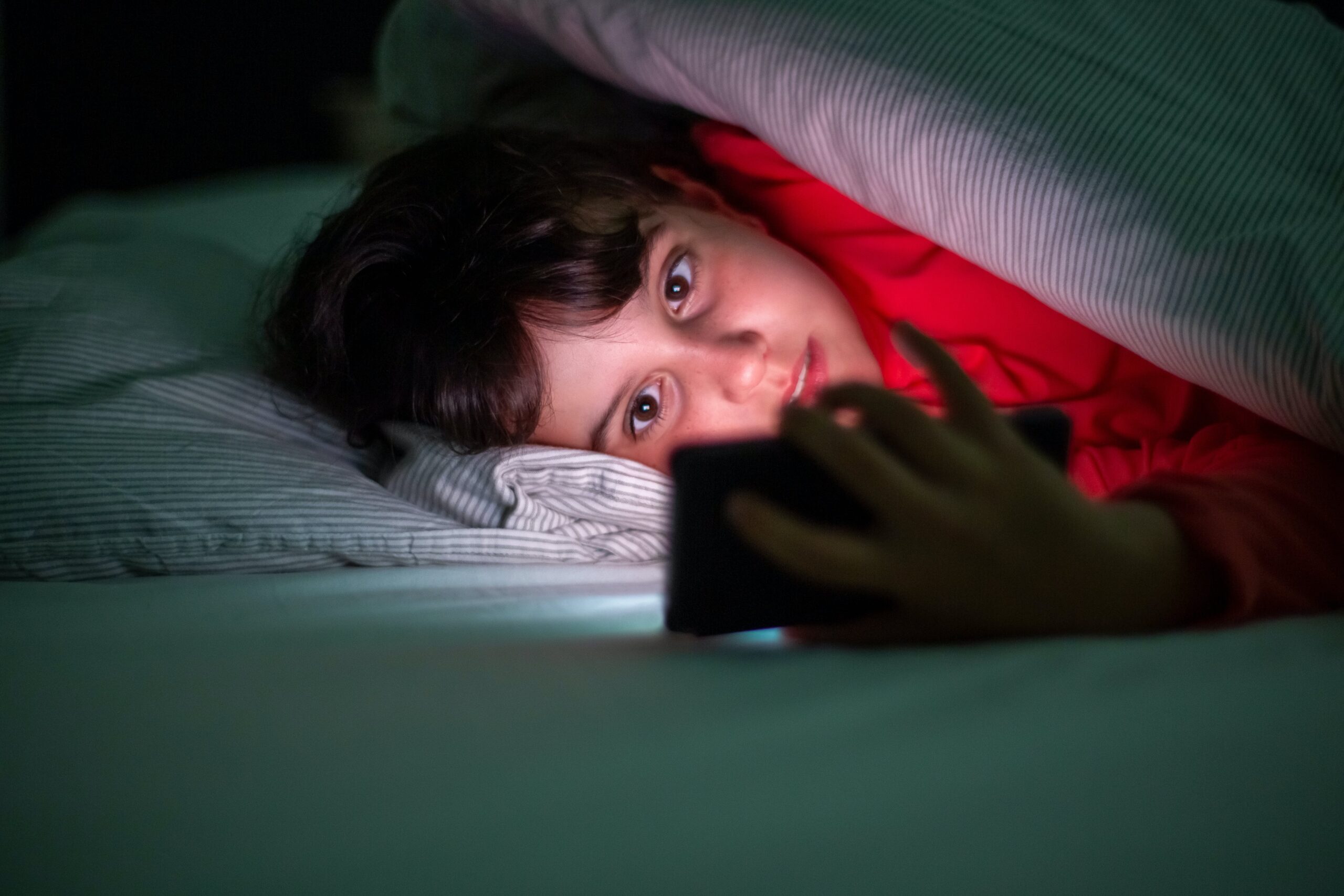 Bahaya Mengintai Anak Terpapar Video Porno: Otak Terganggu, Trauma Menanti
