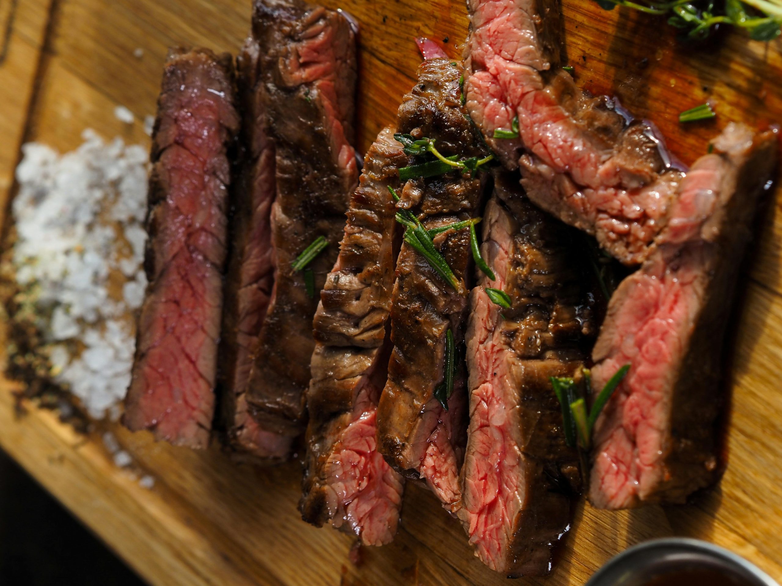 Cicipi 3 Sajian Steak Restoran Premium di Kawasan SCBD, Enak Banget Buat Dinner!