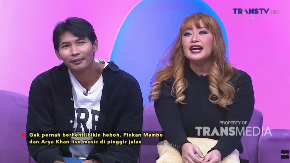 Pinkan Mambo Banting Setir Dengan Live Tiktok Sambil Nyanyi Di Pinggir Jalan [sumber: Youtube Trans Tv Official]