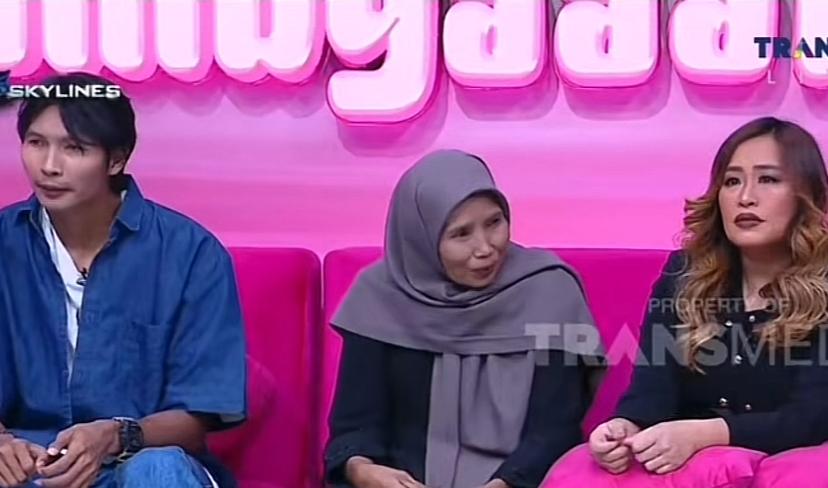Bikin Tepok Jidat! Ibunda Arya Khan Komentari Donat Pinkan Mambo: Rasanya...
