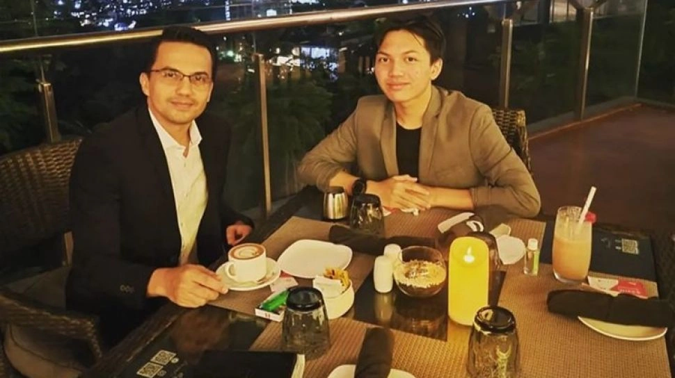 Potret Sahrul Gunawan Dan Ezzar Instagram