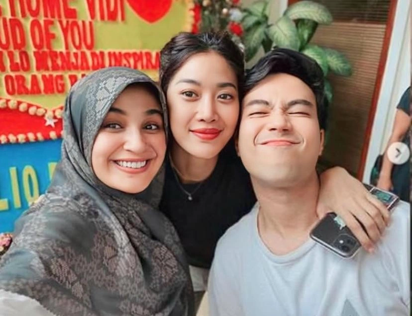 Potret Shireen Sungkar Widi Dan Vidi Aldiano Instagram