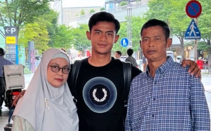 Pratama Arhan Bersama Kedua Orang Tuanya Cc Instagram 1