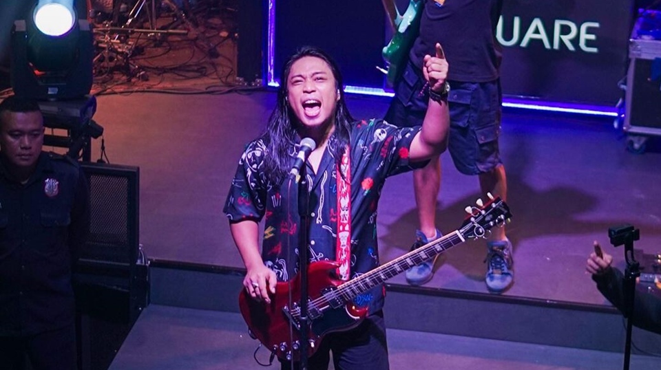 Praz Teguh Tetap Gondrong Saat Umrah, Sudah Tanya Guru Spiritual