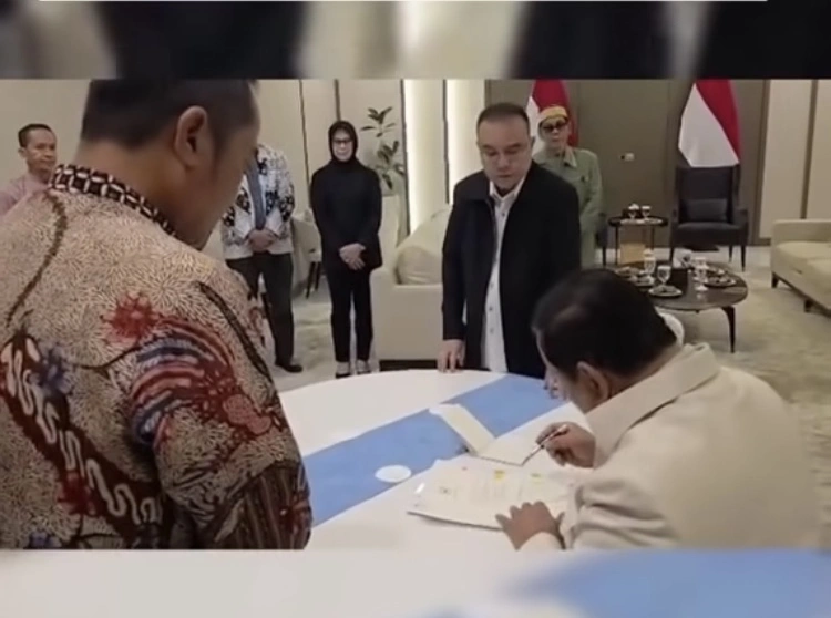 Presiden Prabowo Tandatangani Surat Pemulihan Nama Baik Untuk 2 Guru Dari Luwu Utara (Instagram)