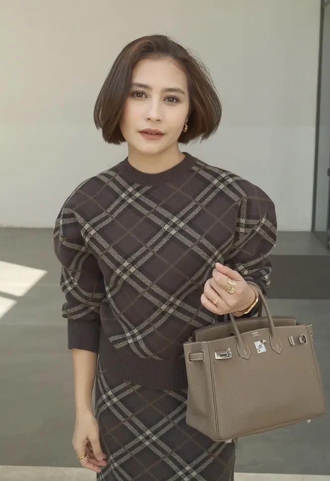 Prilly Latuconsina [Instagram]