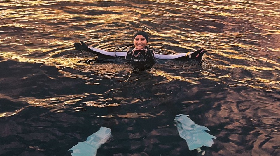 Prilly Latuconsina Bikin Ngeri Hingga Kagum Berenang Bareng Rombongan Paus