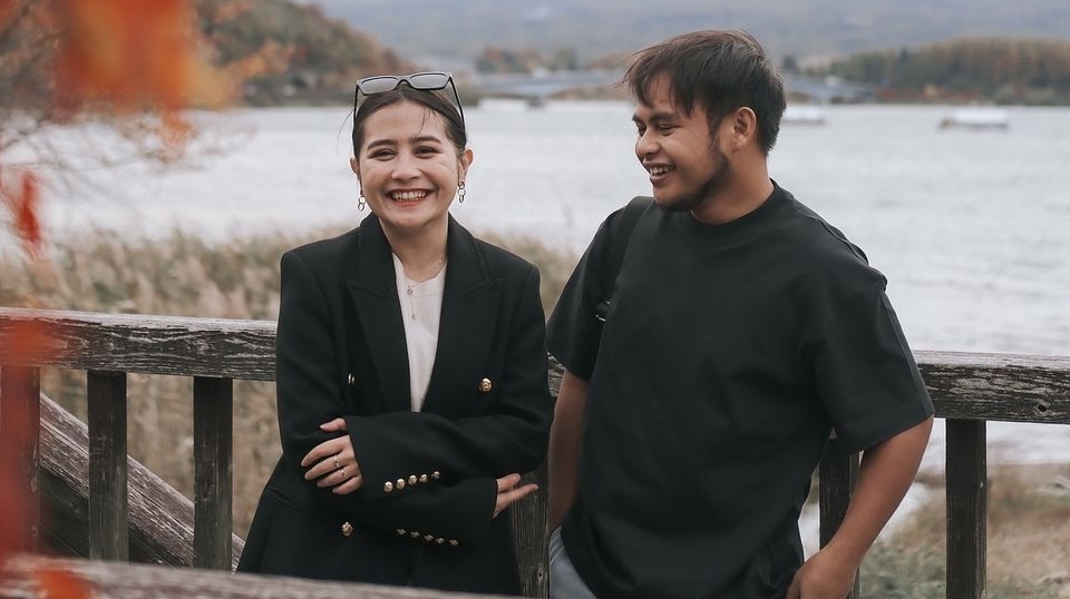 Prilly Latuconsina Girang Bisa Malak Adik yang Udah Kerja: Gadunku Hari Ini, Makasih Om!