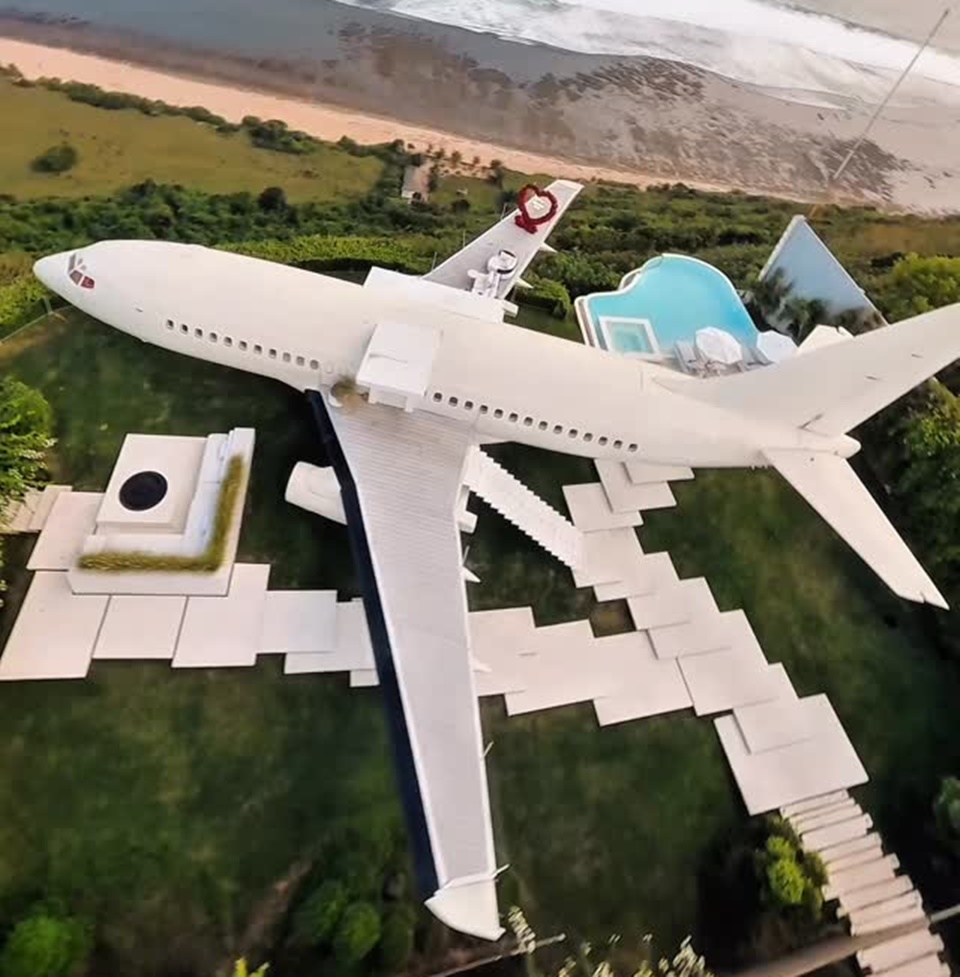 Atta Halilintar di Private Jet Villa [Instagram]