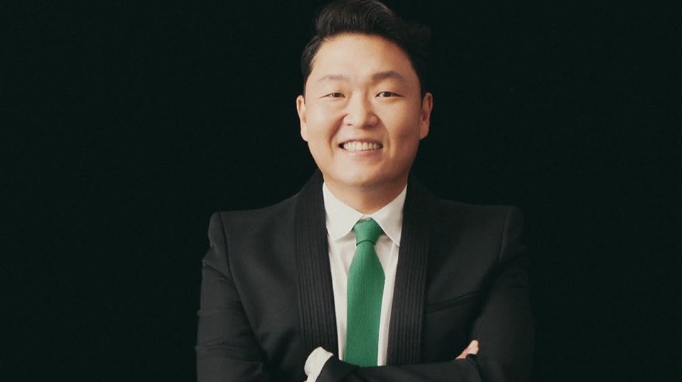 PSY Terus Minta Maaf Gara-gara Kehilangan Berat Badan