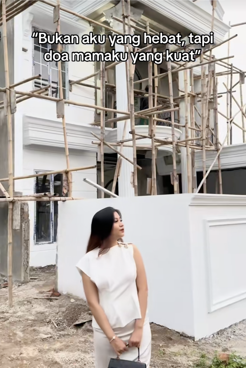 Puput Numita Stepmom. [TikTok]