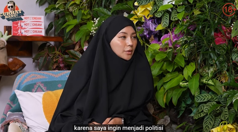 Rae Lil Black Punya Cita-cita Jadi Politisi Sebelum Terjun di Industri Film Dewasa [YouTube]