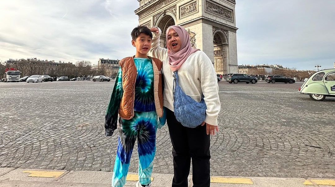 Kelihatan Cuek, Rafathar Selalu Minta Maaf sebelum Tidur dan Kasih THR ke Mbak Lala