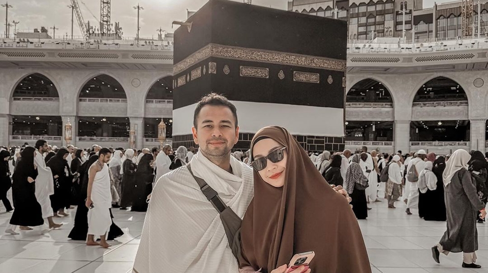 Lagi-Lagi Nagita Slavina Pakai Abaya Mahal saat Kunjungi Tanah Suci