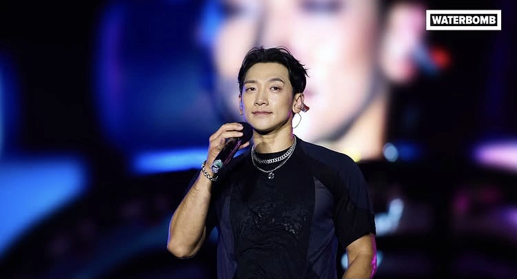 Rain Saat Berada Di Vietnam [Instagram]