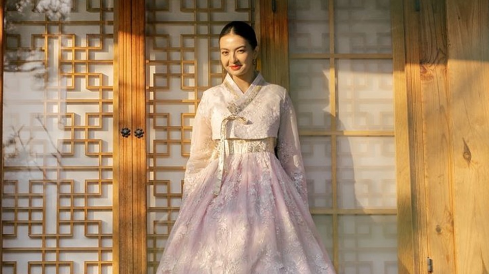 Raline Shah Belum Ada Rencana Oplas, Spill Tips Punya Kulit Sehat Awet Muda