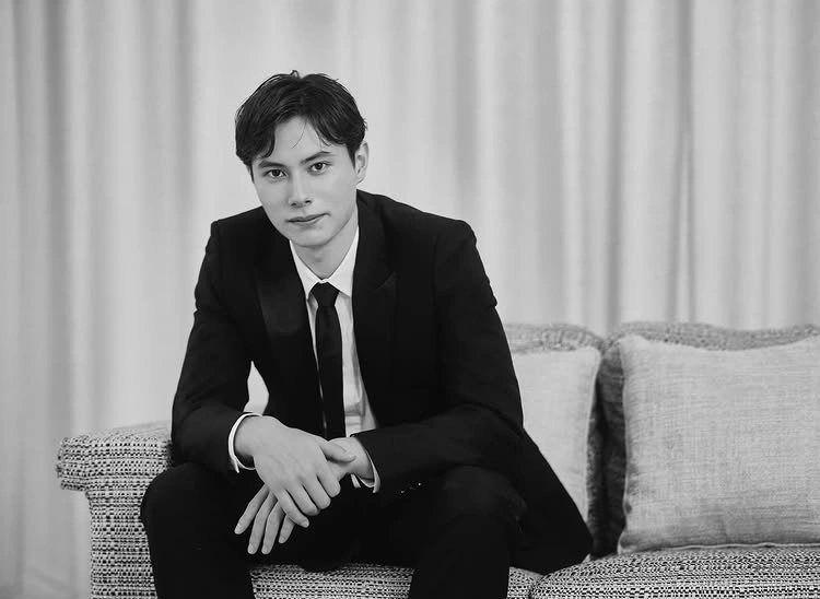 Ran Takahashi Saat Pemotretan (1) (Instagram)