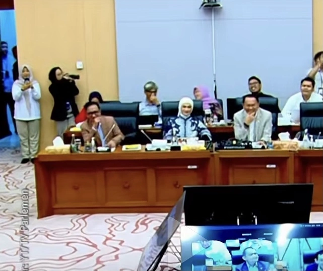 Rapat Anggota Dpr Ri Bersama Menteri Bahlil Lahadalia [Tiktok]