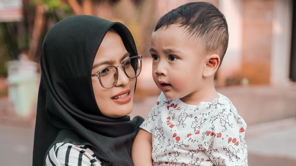 'Kerja' sejak Lahir, Rayyanza Janji Belikan Rumah untuk Kado Pernikahan Mpok Livia