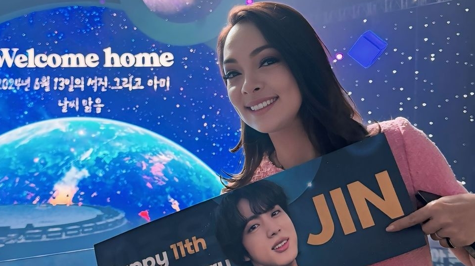 6 Seleb Indonesia Dipeluk Jin BTS, Termasuk Dokter Reisa yang Berusia 38 Tahun