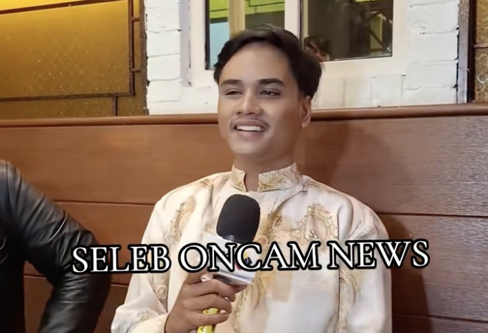 Ressa Rosano bantah pernah nikah siri dengan penyanyi Banyuwangi Dini Kurnia. [TikTok/SelebOnCamNews]