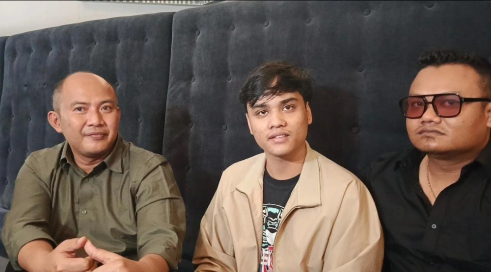 Ressa Rosano Bersama Pengacara Ronald Armada Ftnews