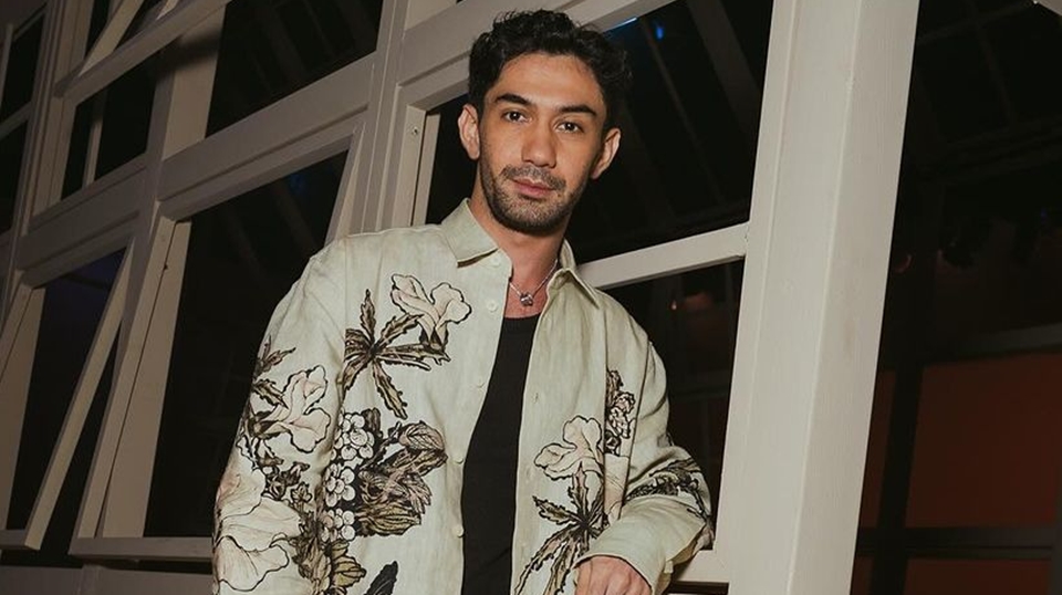 Artis Tampan Pernah Dituding Gay - Reza Rahadian [Instagram]