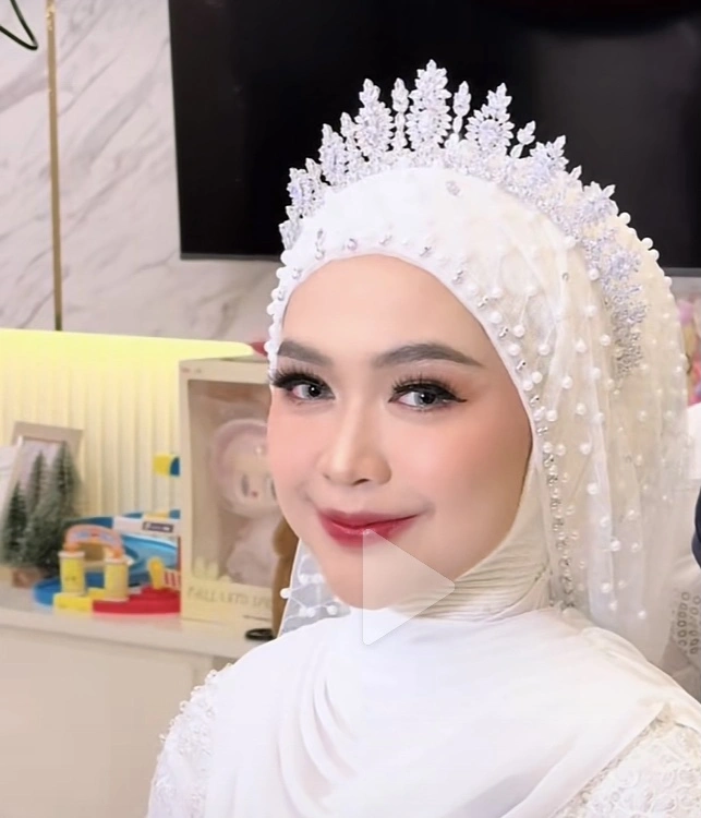 Ria Ricis Saat Dirias Mua Di Video Tiktok 1 (Tiktok)