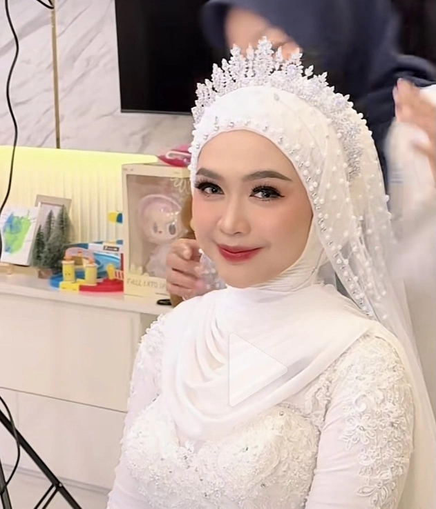 Ria Ricis Saat Dirias Mua Di Video Tiktok (Tiktok)