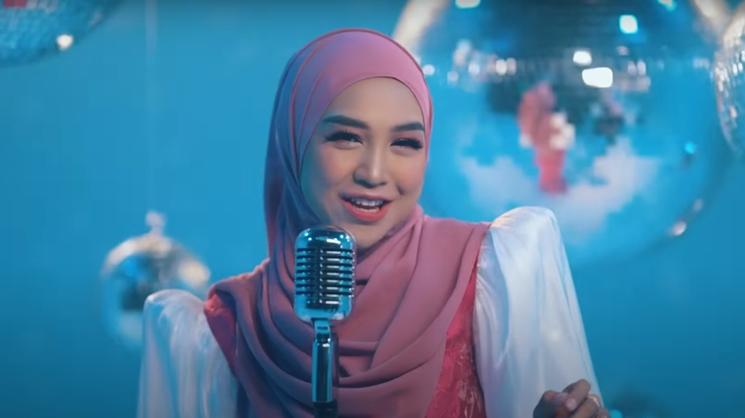 Simak Pola Asuh Orangtua Ria Ricis yang Sukses Besarkan Perempuan Tangguh