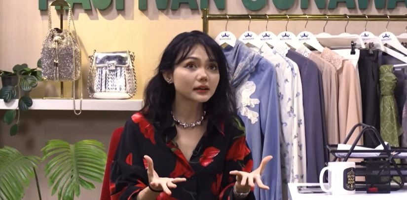 Rina Nose [Sumber: Youtube Comic 8 Revolution]