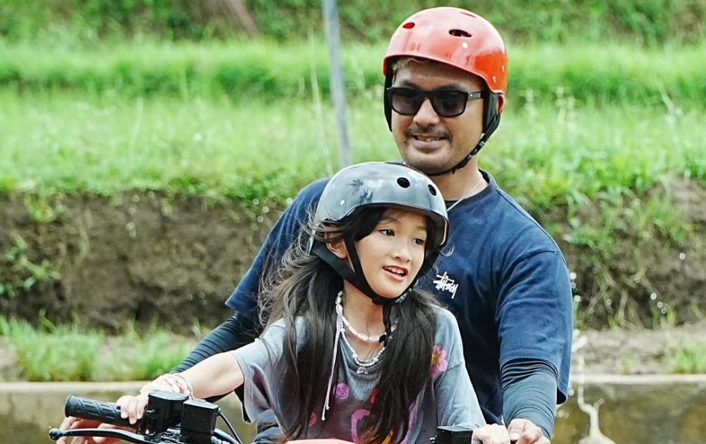 Rio Dewanto dan sang putri, Salma. (Instagram)