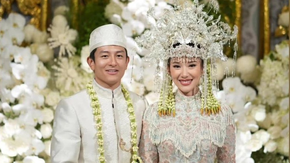 Selamat! Pembalap Rio Haryanto Resmi Nikahi Ponakan Sandiaga Uno