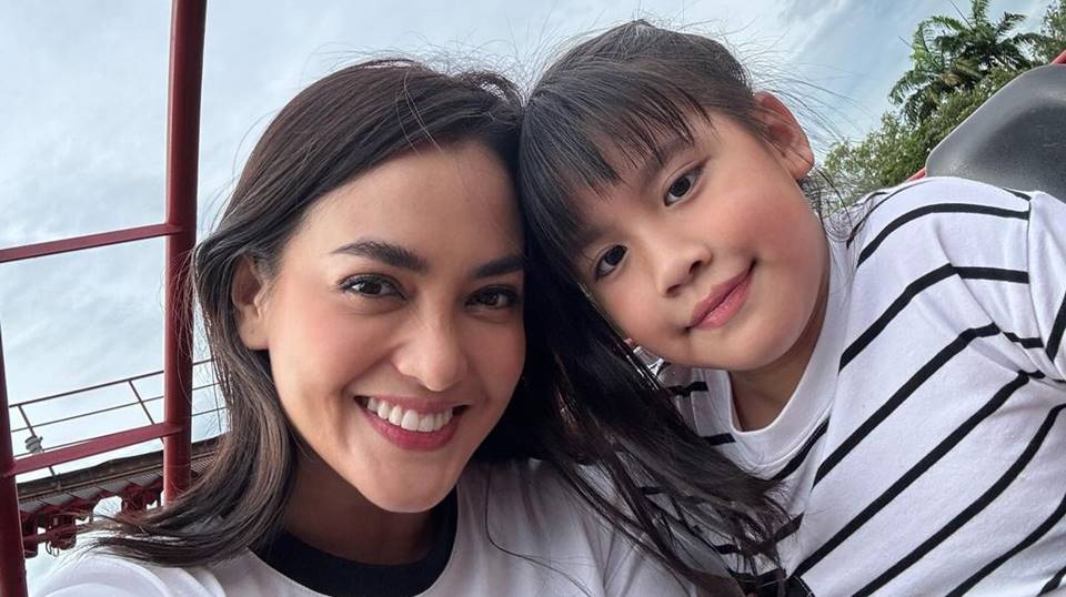 Ririn Ekawati Pamer Penampilan Berhijab, Ternyata Ada Request Khusus dari Anak Bungsu