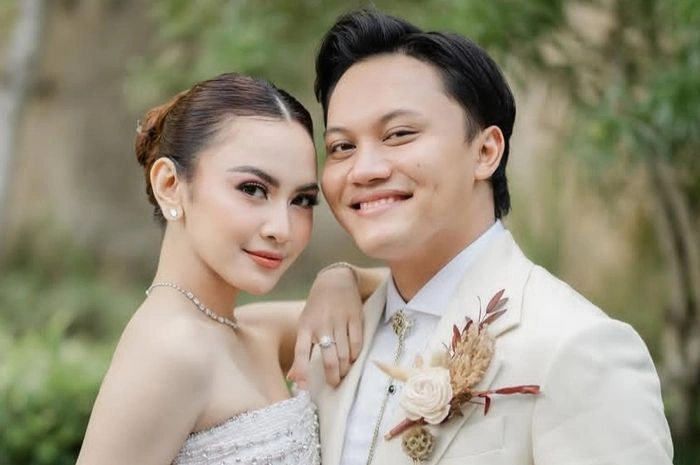 Rizky Febian Dan Mahalini [sumber: Instagram Mahaliniraharja]