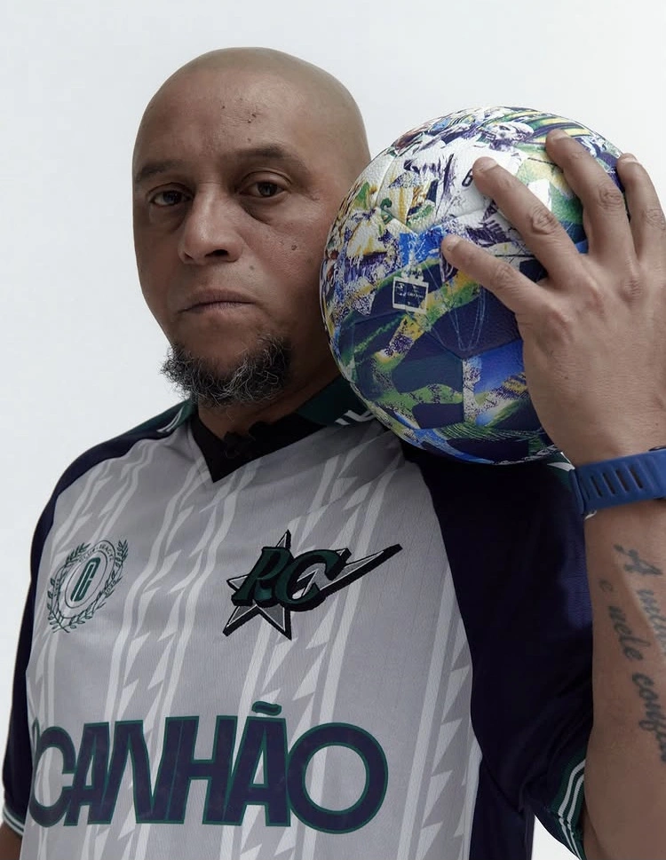 Roberto Carlos Mengenang Sepak Terjangnya Di Dunia Sepak Bola [Instagram]