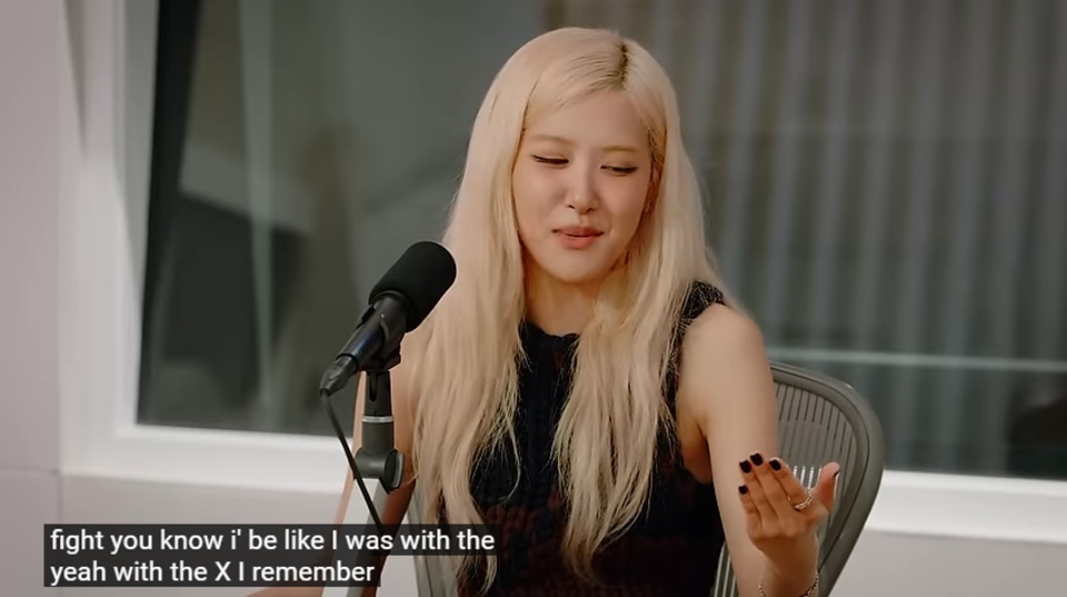 Rose BLACKPINK Pasang Tisu di Mata Kayak Nangis, Sebut 2024 Tahun Terberat