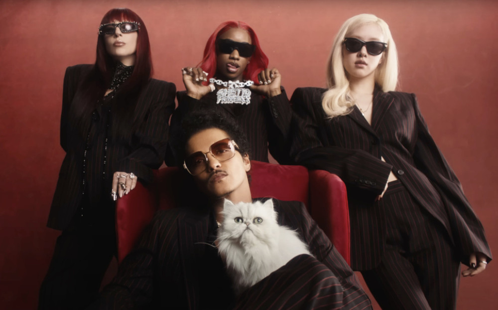 Balas Budi, Rose BLACKPINK Muncul di MV Terbaru Bruno Mars