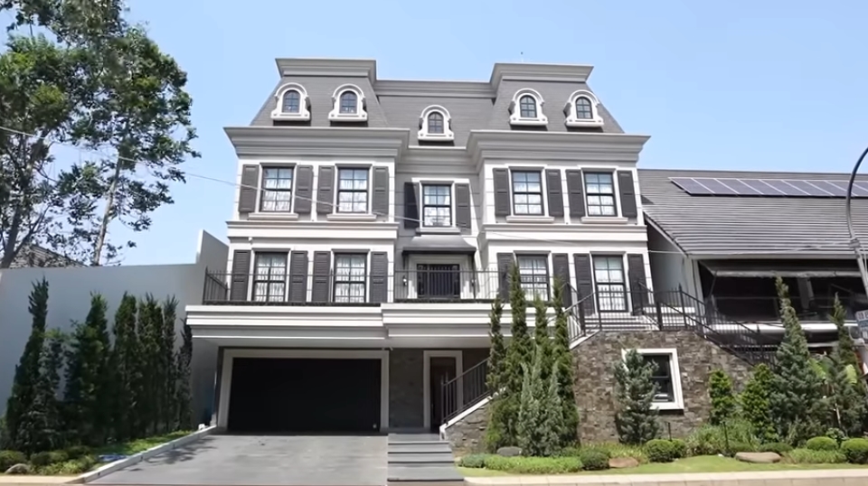 10 Potret Rumah Raffi Ahmad dan Nagita, Dikritik Berantakan karena Kebanyakan Barang