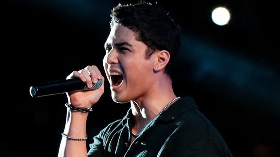 5 Potret Al Ghazali Pertama Kali Nyanyi Sama Dewa 19: Lumayan Susah