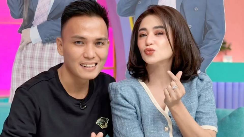 Cieee, Hard Gumay Lagi Usaha Deketin Dewi Perssik