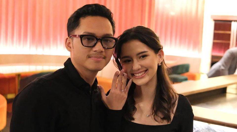 Sarah Menzel Mualaf Jelang Dinikahi Azriel Hermansyah?